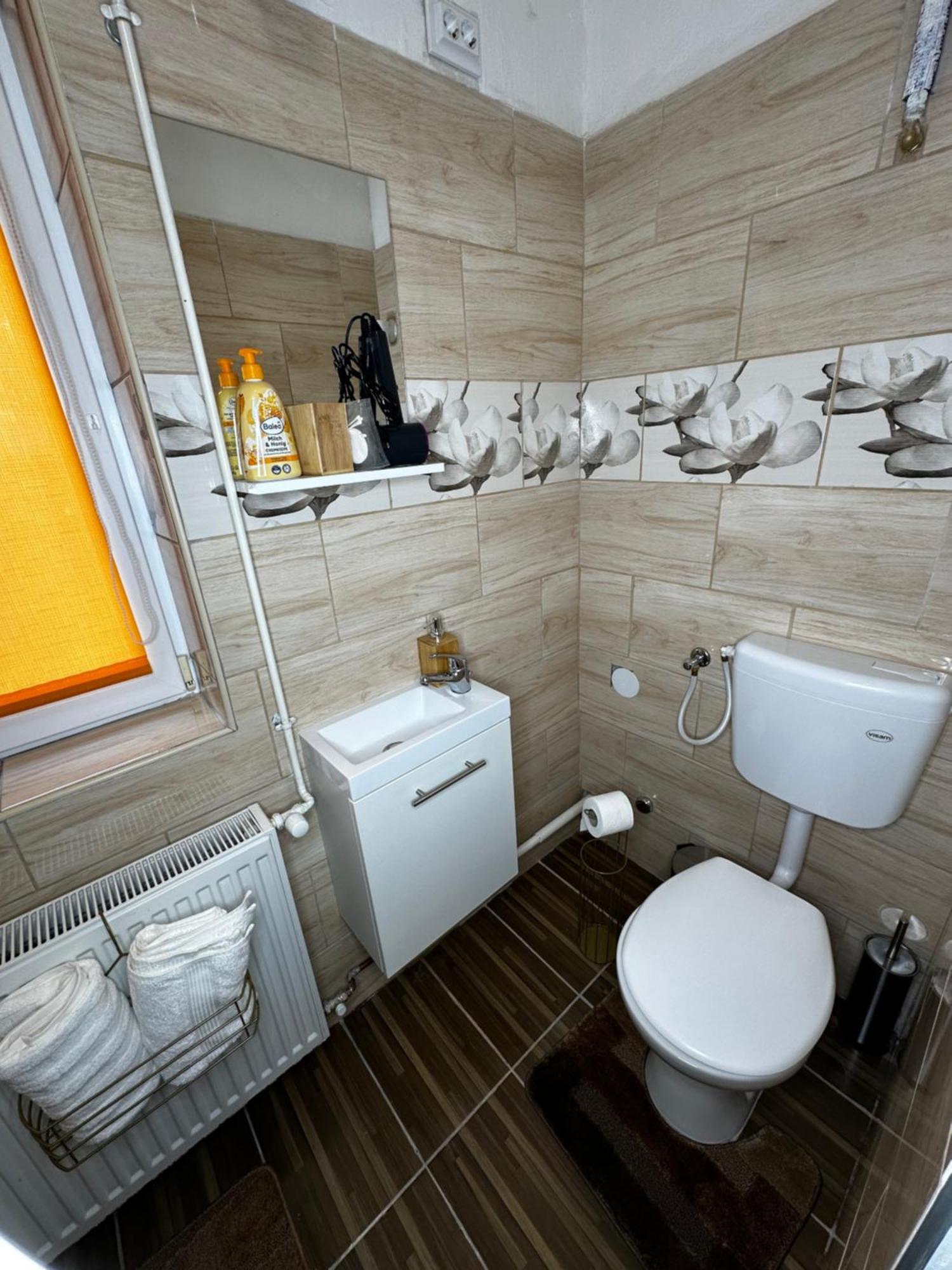 Airport17 B&B Вечийш Екстер'єр фото